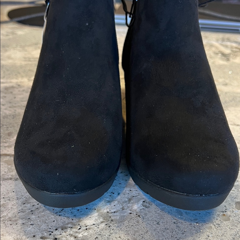East 5Th East 5th Sleek Black Black Ankle Boots & Booties Size 9 - Picture 3 of 8
